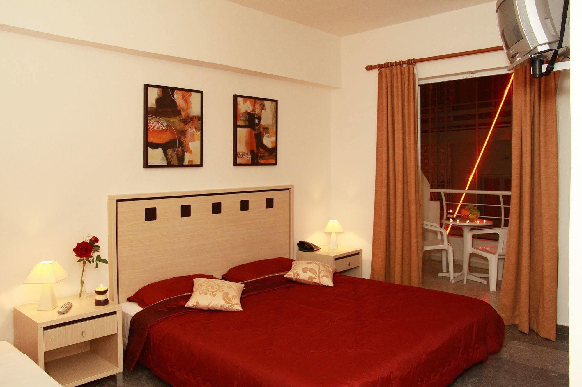 Nancy Hotel Hersonissos  Exterior foto